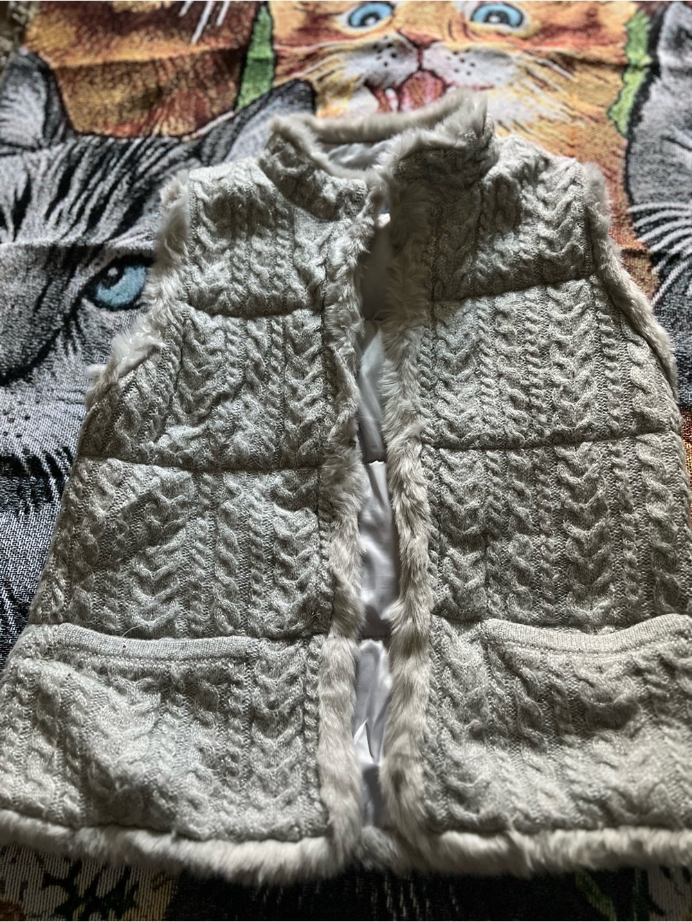 Cozy Cable-Knit Faux-Fur Trim Vest - Grey